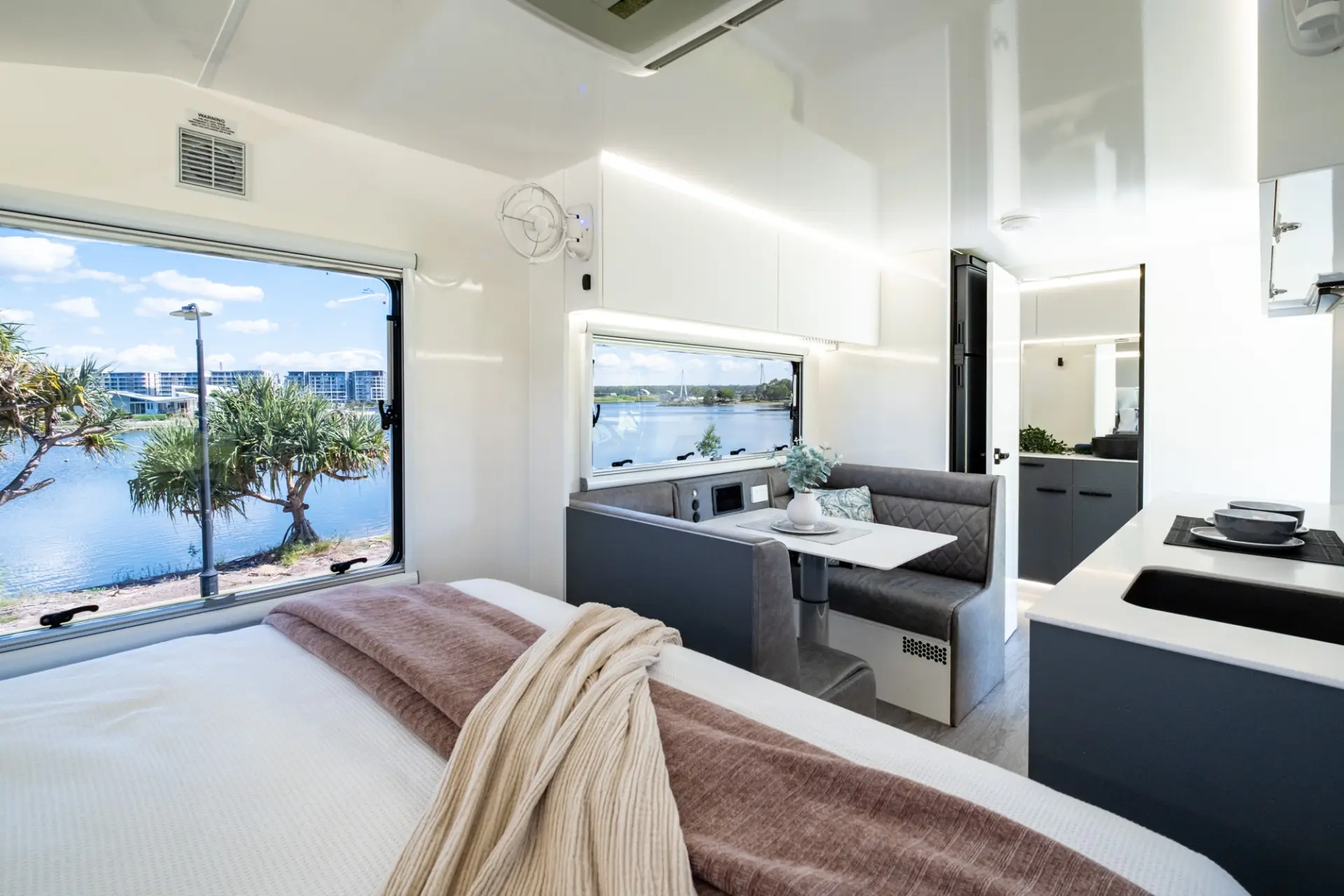 2026 Vision RV Elysium 19'6 Couples — photo 57