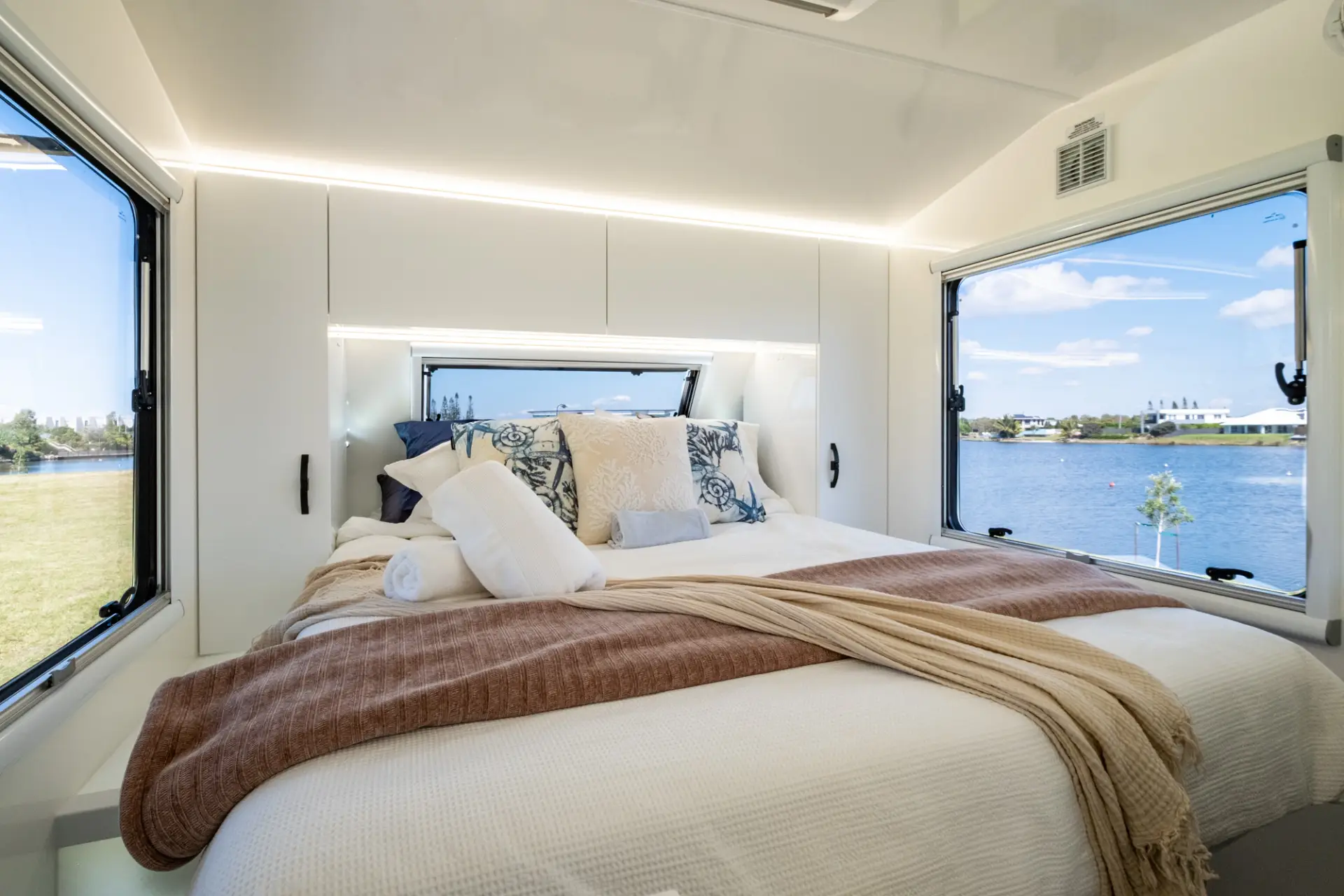 2026 Vision RV Elysium 19'6 Couples — photo 39