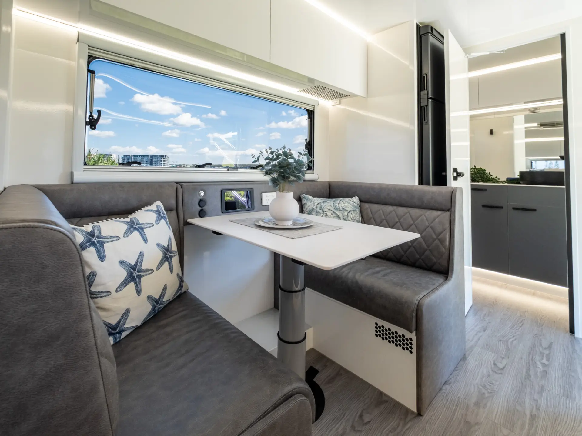 2026 Vision RV Elysium 19'6 Couples — photo 40