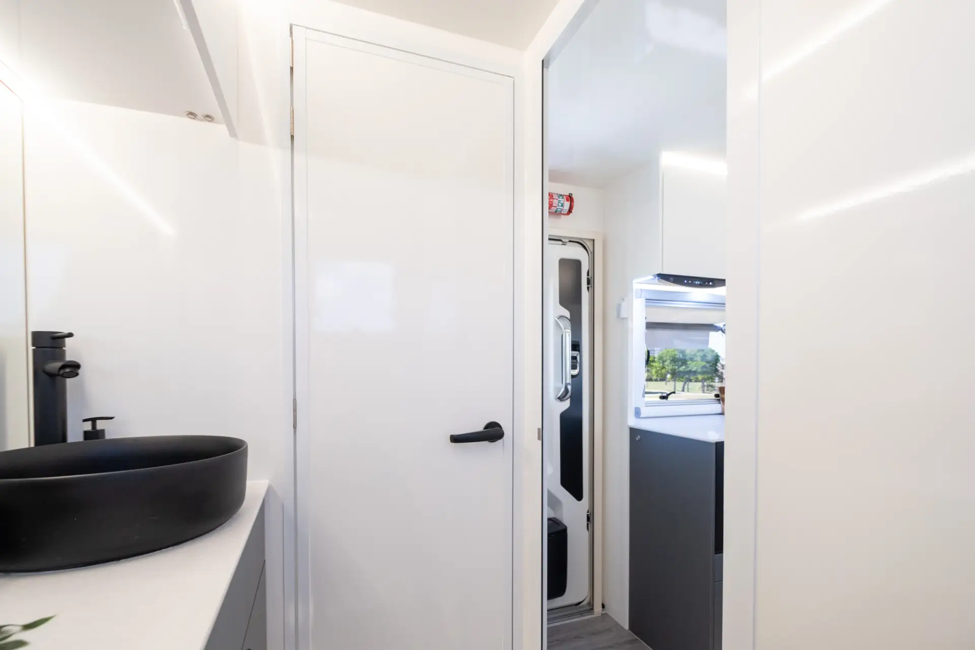 2026 Vision RV Elysium 19'6 Couples — photo 41