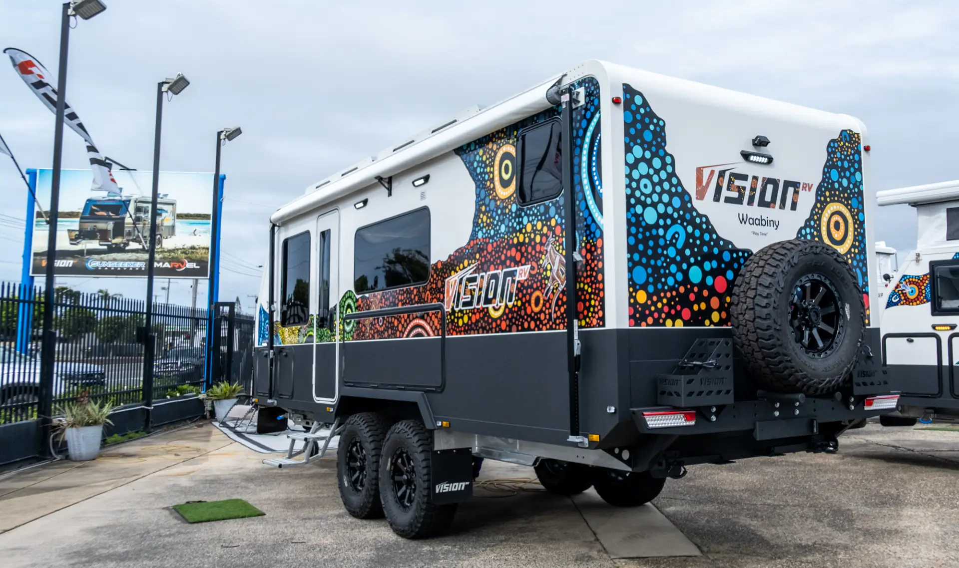 2025 Vision RV Elysium 21'6 Couples — photo 18