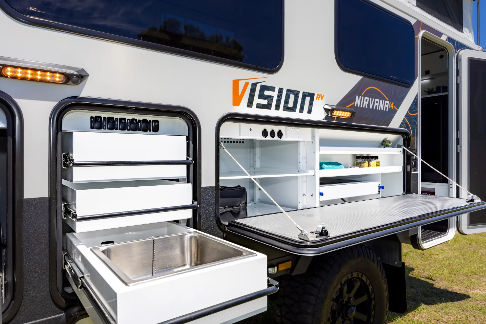 2026 Vision RV Nirvana 14 Hybrid — photo 9