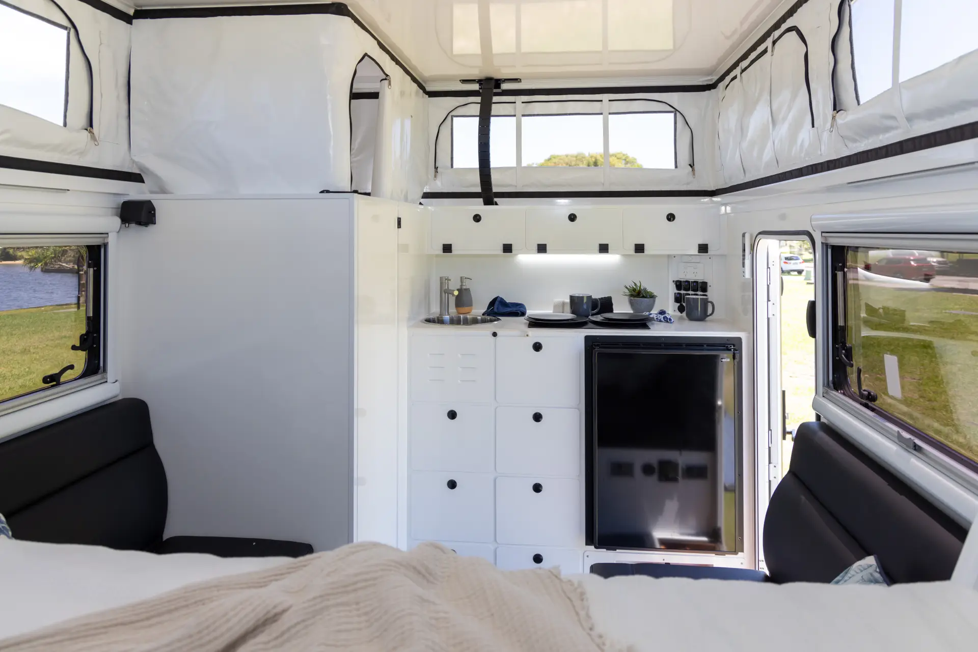 2026 Vision RV Nirvana 14 Hybrid — photo 15
