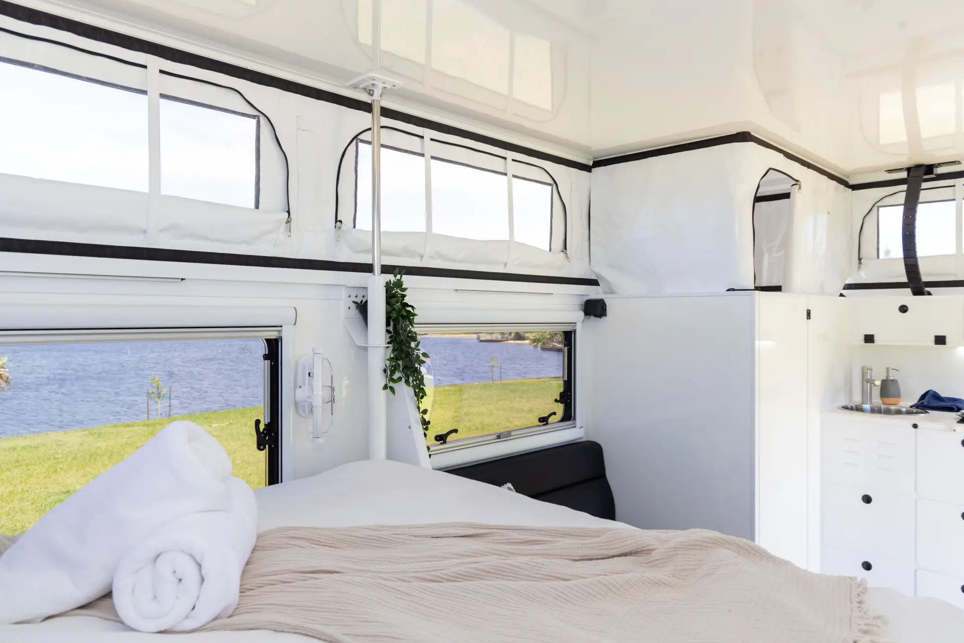 2026 Vision RV Nirvana 14 Hybrid, photo 30