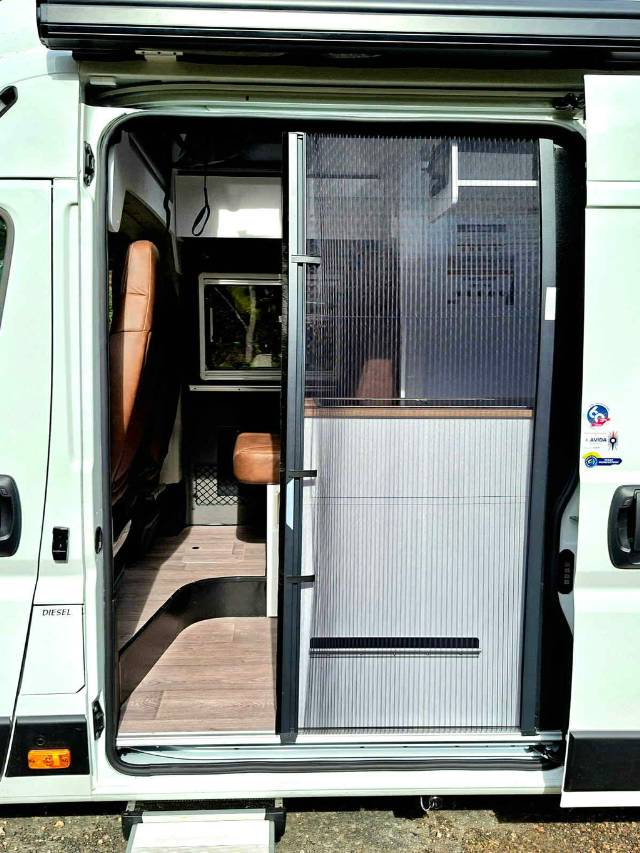 NEW 2025 AVIDA TREK V6452 4 BERTH CAMPERVAN SERIES 2