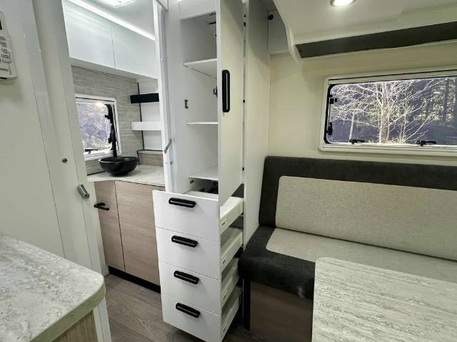 NEW 2026 AVIDA LEURA B6942 MOTORHOME SERIES 2
