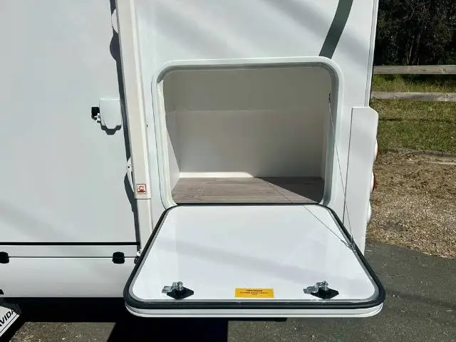 https://media-caravea.syd1.digitaloceanspaces.com/caravans/6EC12141/image-7.webp?q=CaMd2Clftl