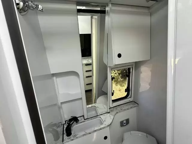 NEW 2025 AVIDA DIVERSION LX V7012