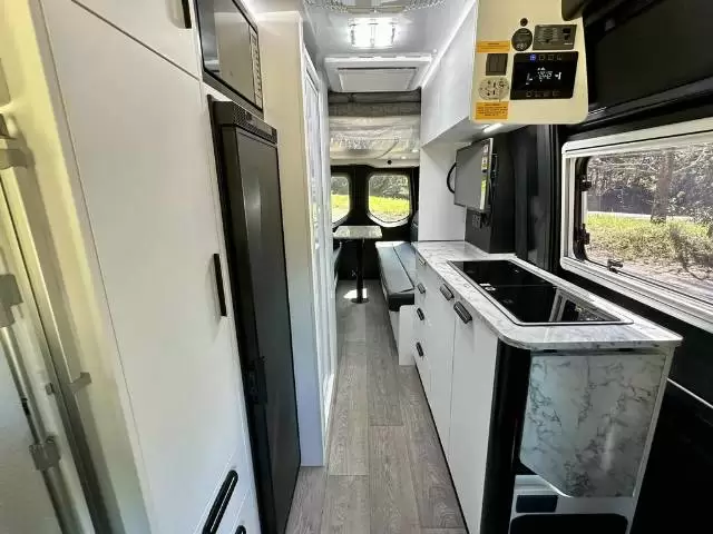 NEW 2025 AVIDA DIVERSION LX V7012