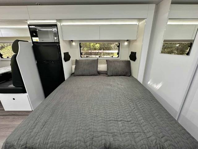 NEW 2026 AVIDA ESPERANCE LX C7854SL MOTORHOME AUTOMATIC