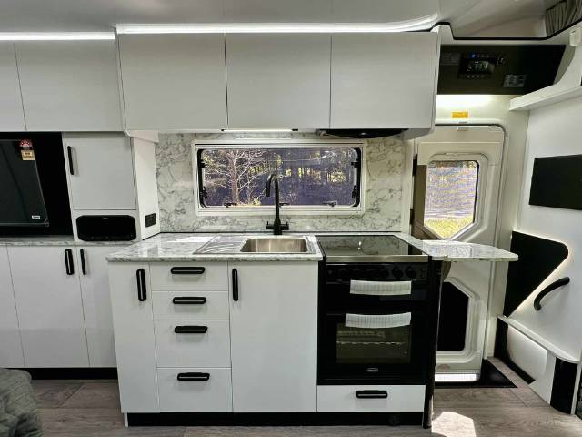 NEW 2026 AVIDA ESPERANCE LX C7854SL MOTORHOME AUTOMATIC