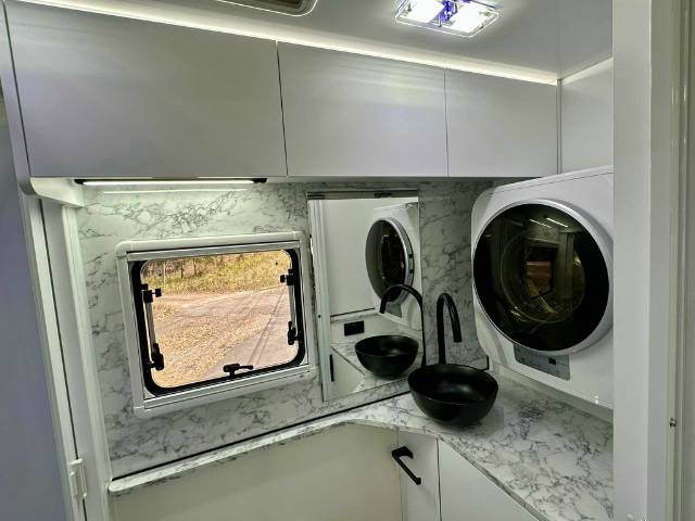 NEW 2026 AVIDA ESPERANCE LX C7854SL MOTORHOME AUTOMATIC