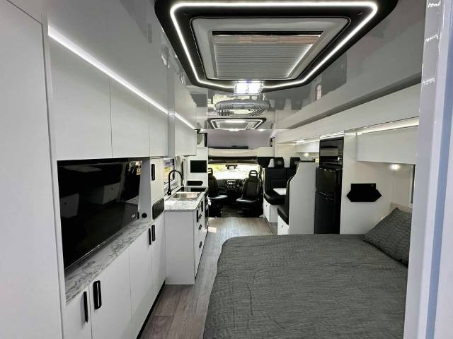 NEW 2026 AVIDA ESPERANCE LX C7854SL MOTORHOME AUTOMATIC