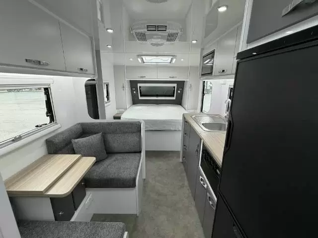 NEW 2025 SNOWY RIVER SRC18 MY26