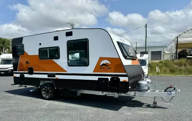 NEW 2025 SNOWY RIVER SRC18 MY26