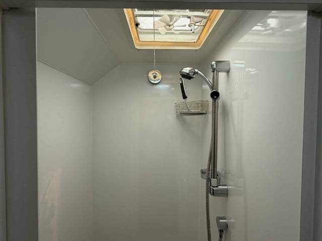 USED 2009 SUNLAND EMERALD SINGLE BEDS CARAVAN 2 AXLE