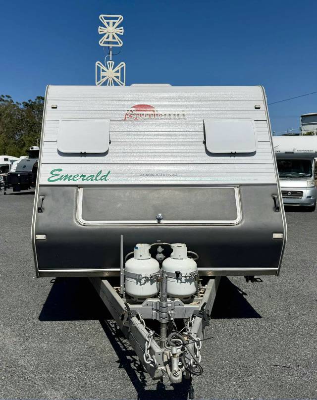 USED 2009 SUNLAND EMERALD SINGLE BEDS CARAVAN 2 AXLE