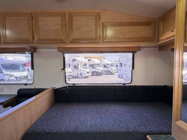 USED 2009 SUNLAND EMERALD SINGLE BEDS CARAVAN 2 AXLE