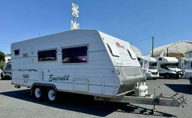 USED 2009 SUNLAND EMERALD SINGLE BEDS