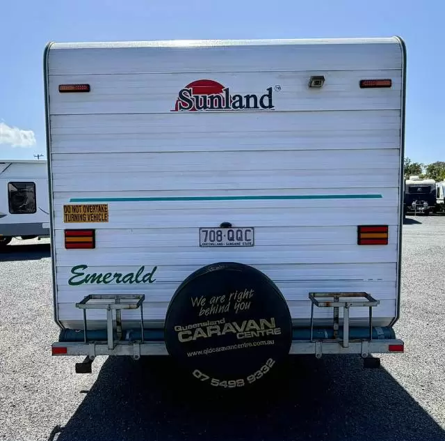 USED 2009 SUNLAND EMERALD SINGLE BEDS