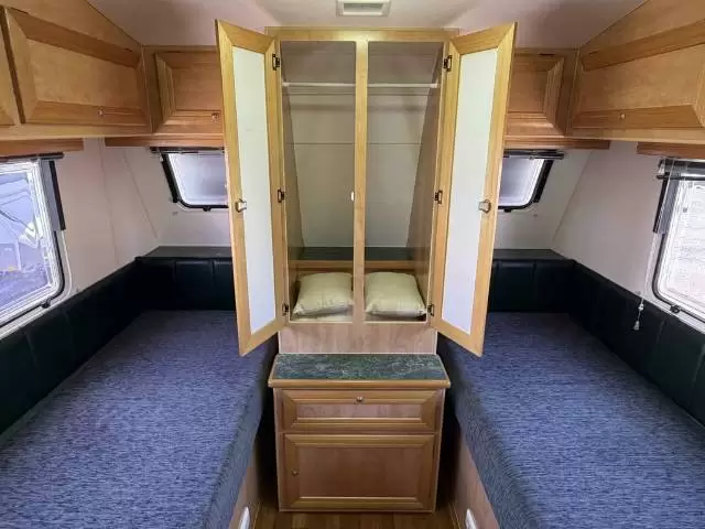 USED 2009 SUNLAND EMERALD SINGLE BEDS