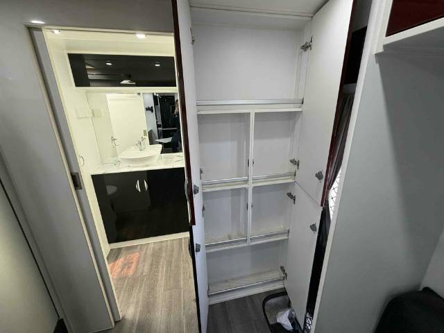 USED 2018 NEXTGEN BLACKLINE SINGLE BEDS CARAVAN 2 AXLE