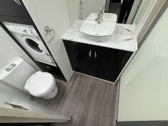 USED 2018 NEXTGEN BLACKLINE SINGLE BEDS CARAVAN 2 AXLE