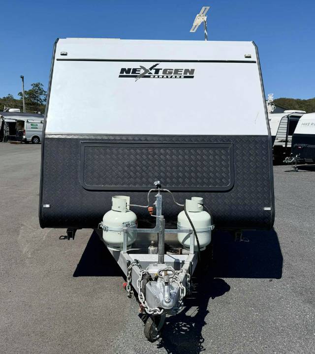 USED 2018 NEXTGEN BLACKLINE SINGLE BEDS CARAVAN 2 AXLE