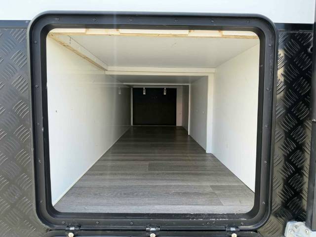 USED 2018 NEXTGEN BLACKLINE SINGLE BEDS CARAVAN 2 AXLE