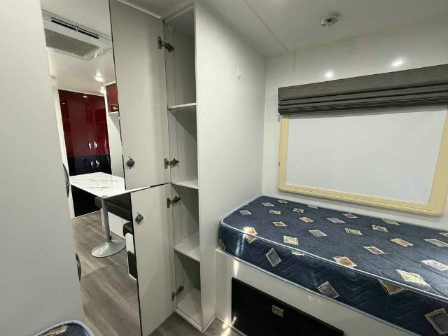USED 2018 NEXTGEN BLACKLINE SINGLE BEDS CARAVAN 2 AXLE
