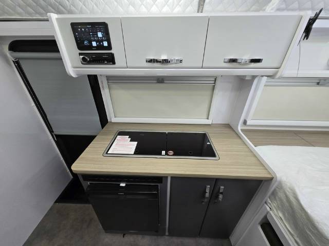 NEW 2025 SNOWY RIVER SRH16F FAMILY HYBRID 1 AXLE