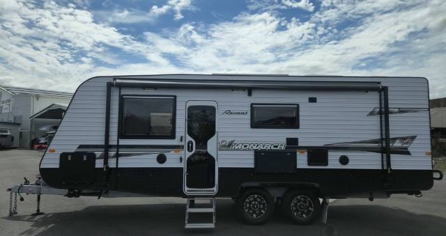USED 2018 REGENT MONARCH SLIDE CARAVAN 2 AXLE