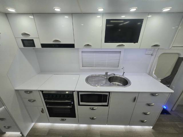 USED 2018 REGENT MONARCH SLIDE CARAVAN 2 AXLE