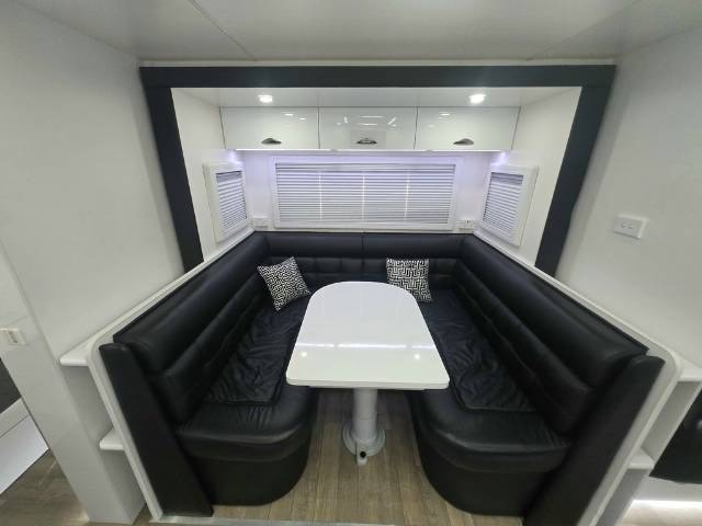 USED 2018 REGENT MONARCH SLIDE CARAVAN 2 AXLE