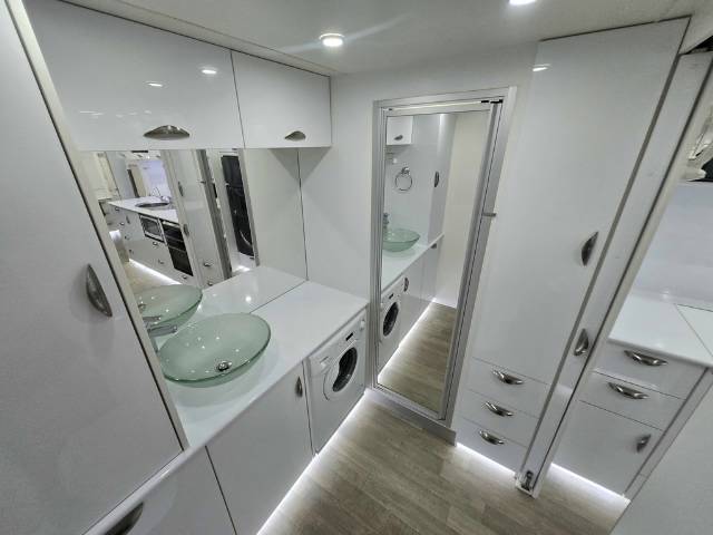 USED 2018 REGENT MONARCH SLIDE CARAVAN 2 AXLE