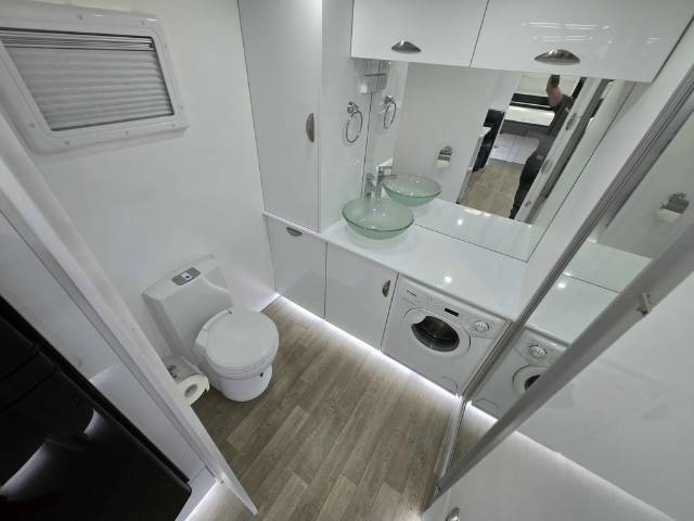 USED 2018 REGENT MONARCH SLIDE CARAVAN 2 AXLE