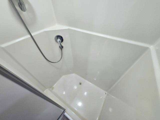 USED 2018 REGENT MONARCH SLIDE CARAVAN 2 AXLE