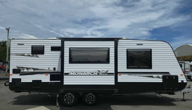 USED 2018 REGENT MONARCH SLIDE CARAVAN 2 AXLE