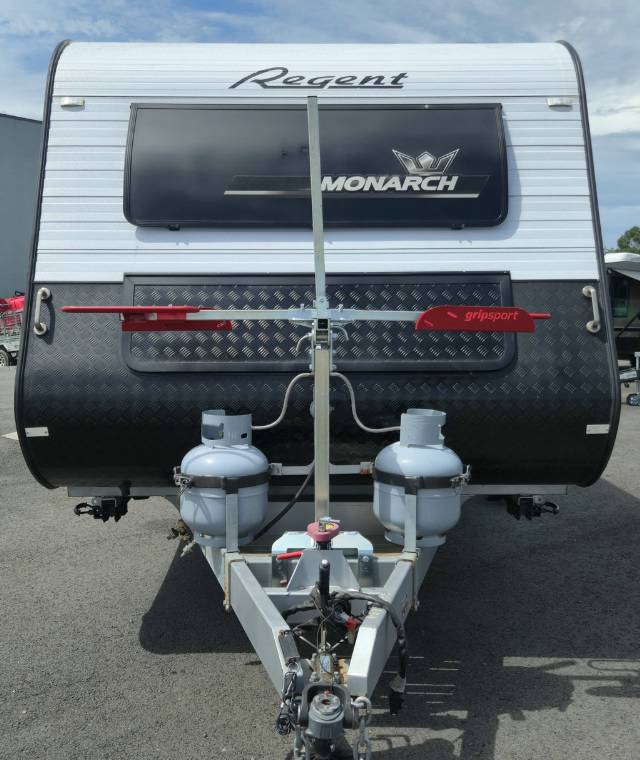 USED 2018 REGENT MONARCH SLIDE CARAVAN 2 AXLE