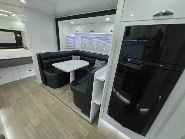 USED 2018 REGENT MONARCH SLIDE CARAVAN 2 AXLE