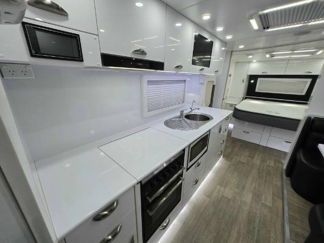 USED 2018 REGENT MONARCH SLIDE CARAVAN 2 AXLE