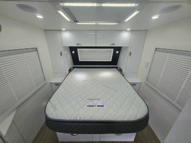 USED 2018 REGENT MONARCH SLIDE CARAVAN 2 AXLE