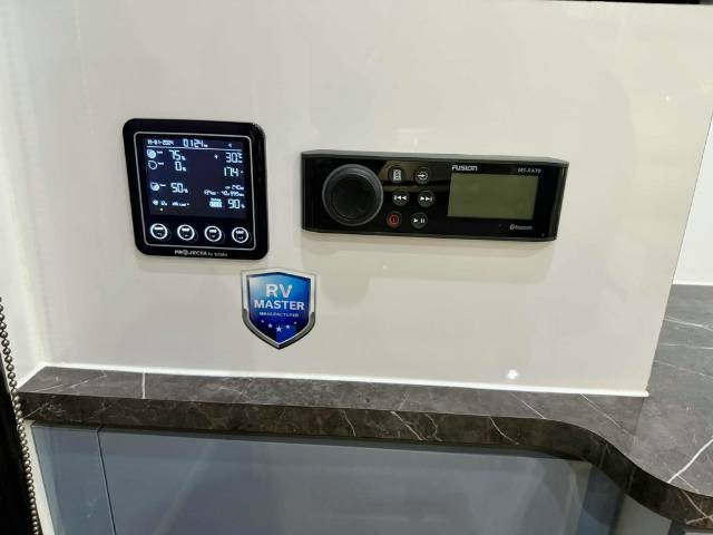 USED 2024 SNOWY RIVER SRH15 FAMILY HYBRID 1 AXLE