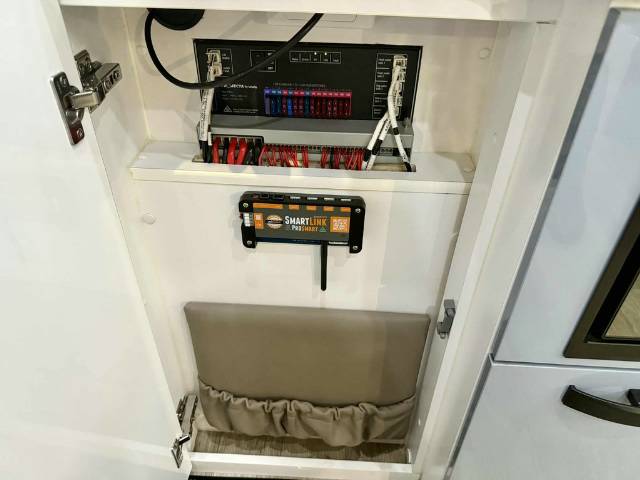 USED 2024 SNOWY RIVER SRH15 FAMILY HYBRID 1 AXLE