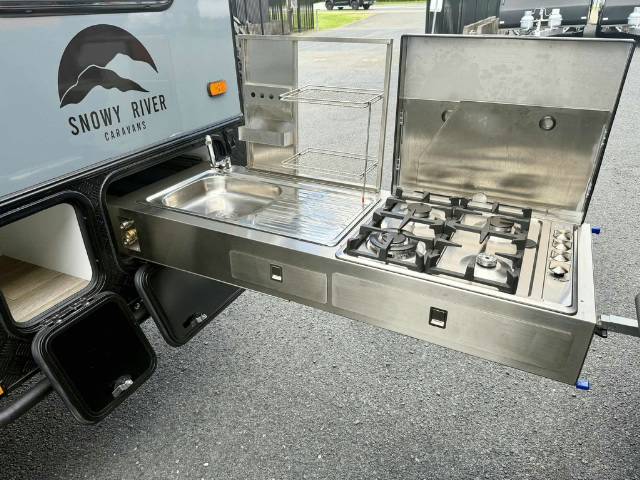 USED 2024 SNOWY RIVER SRH15 FAMILY HYBRID 1 AXLE