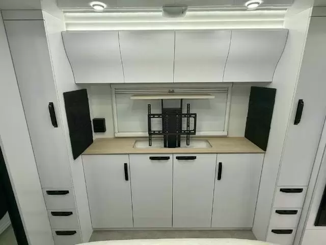 NEW 2025 SNOWY RIVER SRL220S