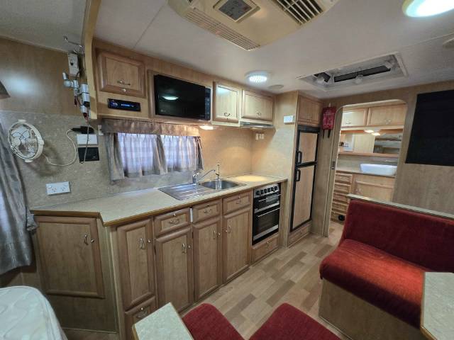 USED 2011 GOLDEN EAGLE EUREKA CARAVAN 2 AXLE