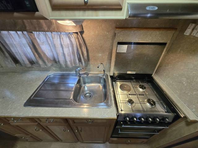 USED 2011 GOLDEN EAGLE EUREKA CARAVAN 2 AXLE