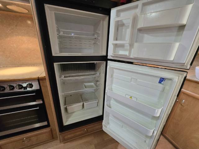 USED 2011 GOLDEN EAGLE EUREKA CARAVAN 2 AXLE