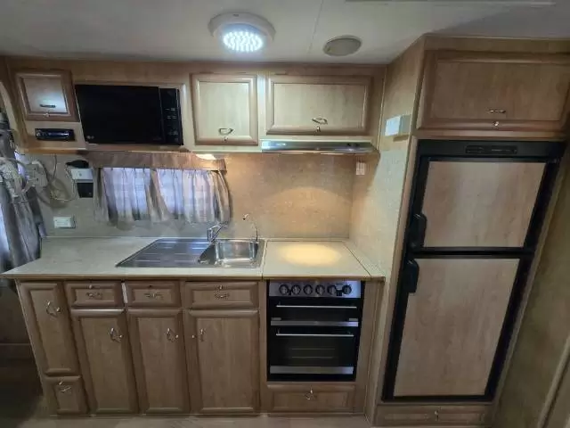 USED 2011 GOLDEN EAGLE EUREKA